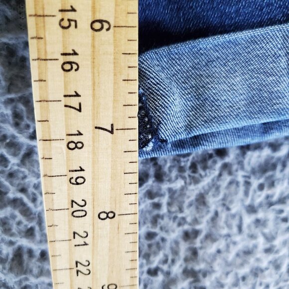 Universal Thread Shorts Womens Size 6 Blue Denim High Rise Cuffed Jorts - Picture 6 of 11